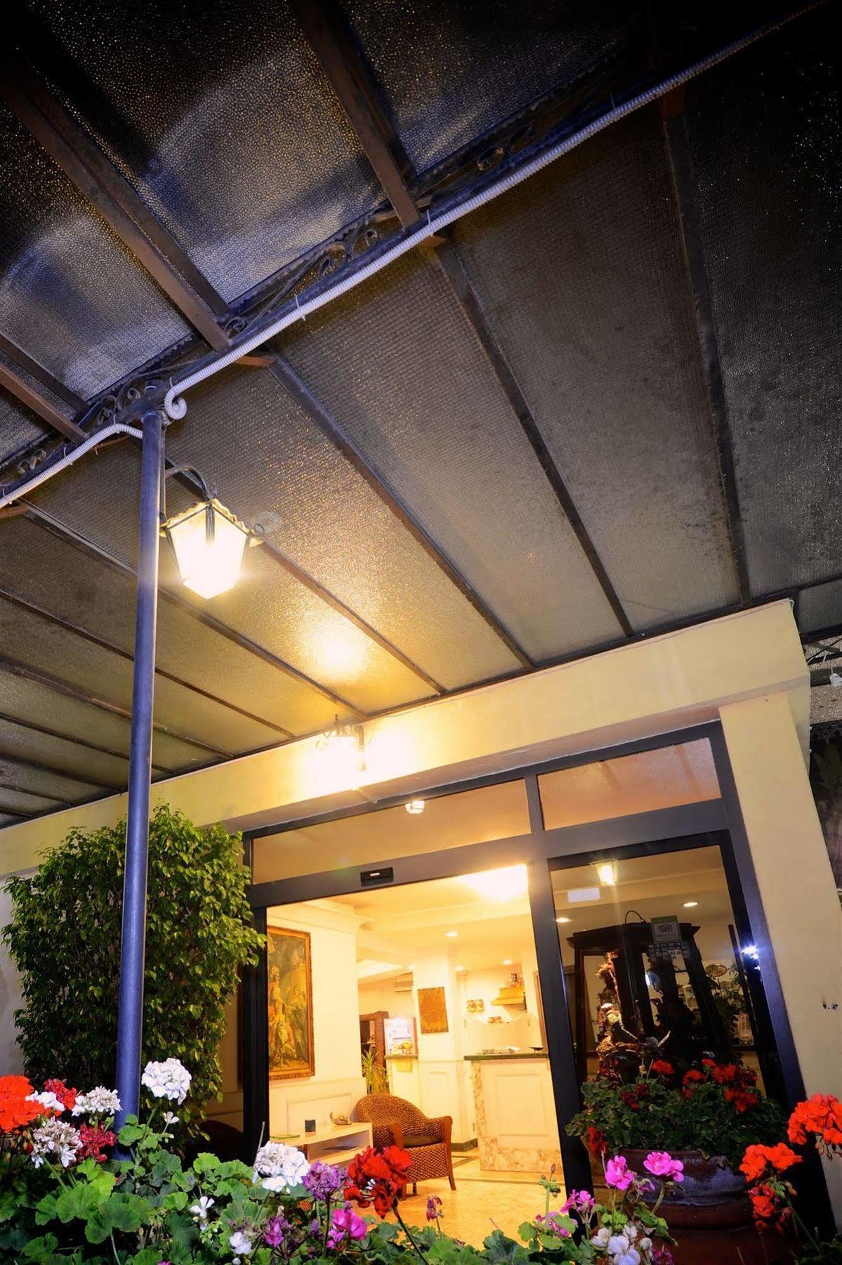 克林顿酒店 卡索里亚 外观 照片